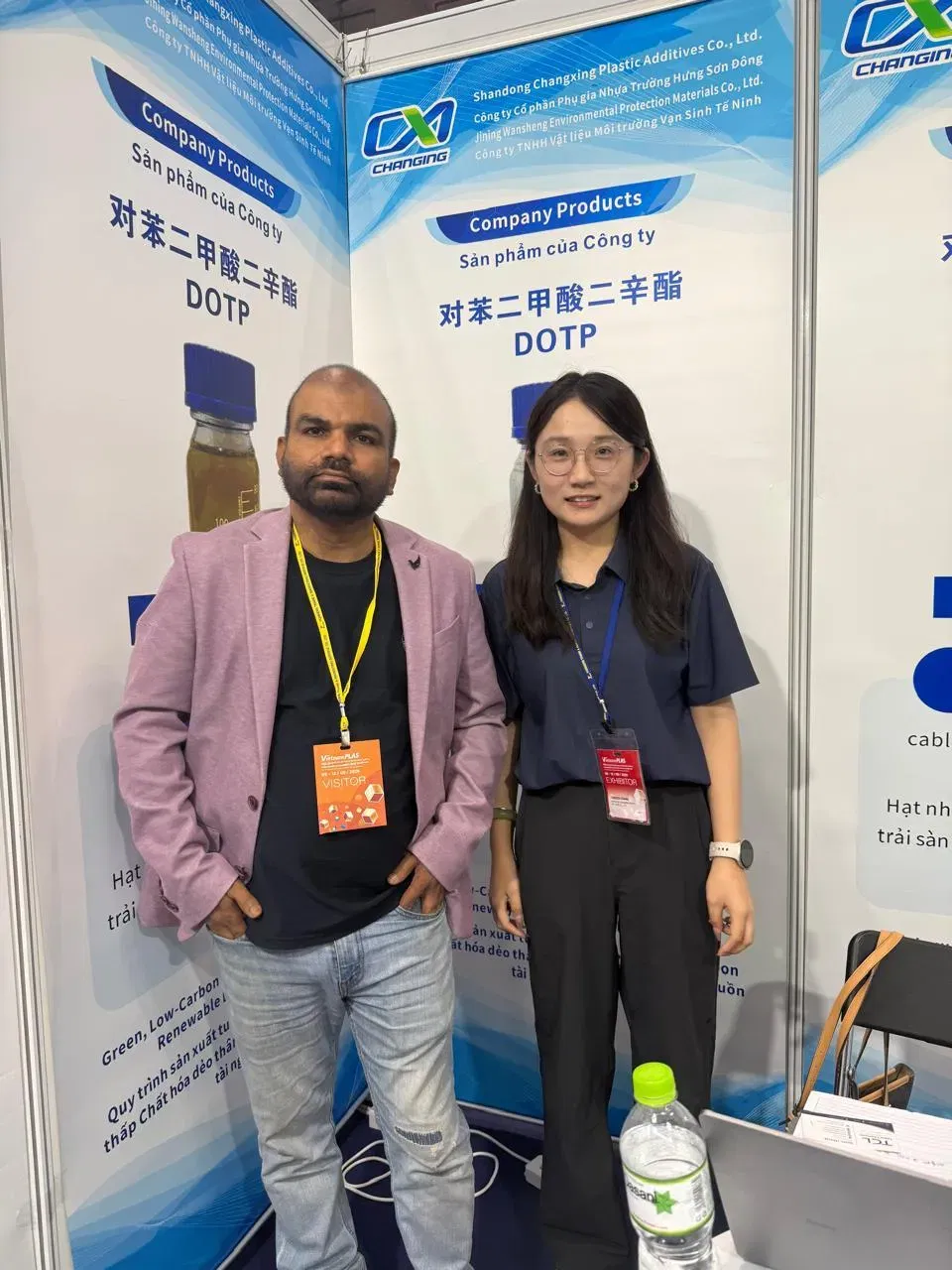 VietnamPlas 2026 A138展位客户合影