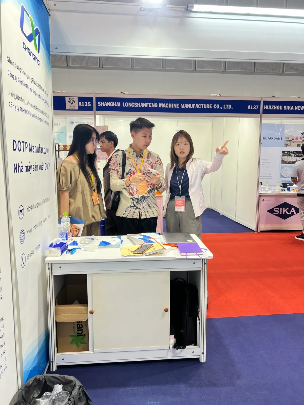 马来西亚水管工厂代表在VietnamPlas 2026评估DOTP